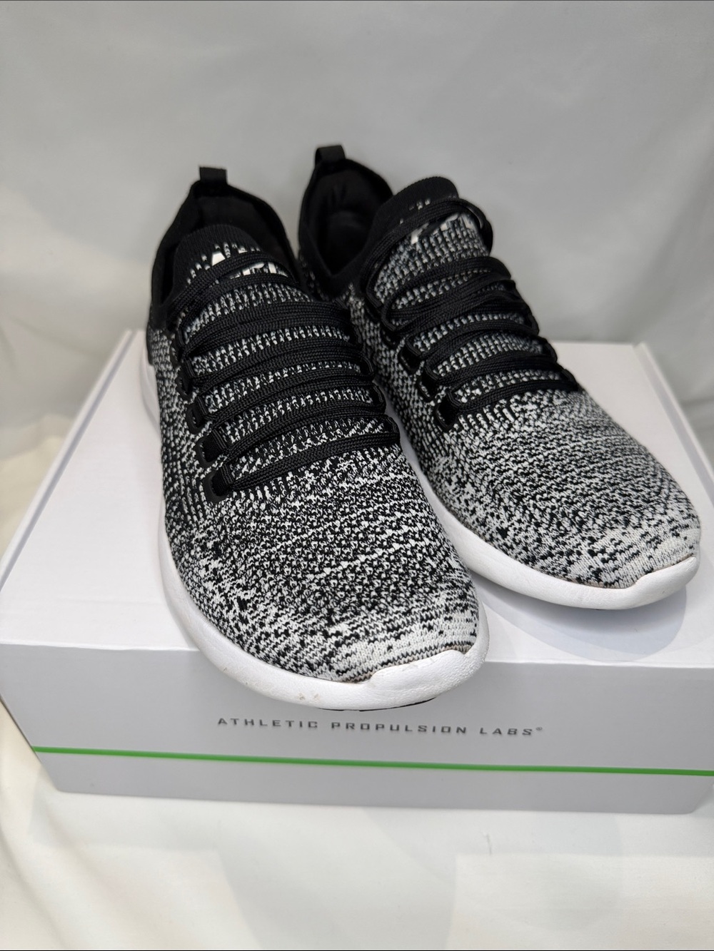 APL Women's TechLoom Breeze Running Shoe Black/White/Ombre Size 8